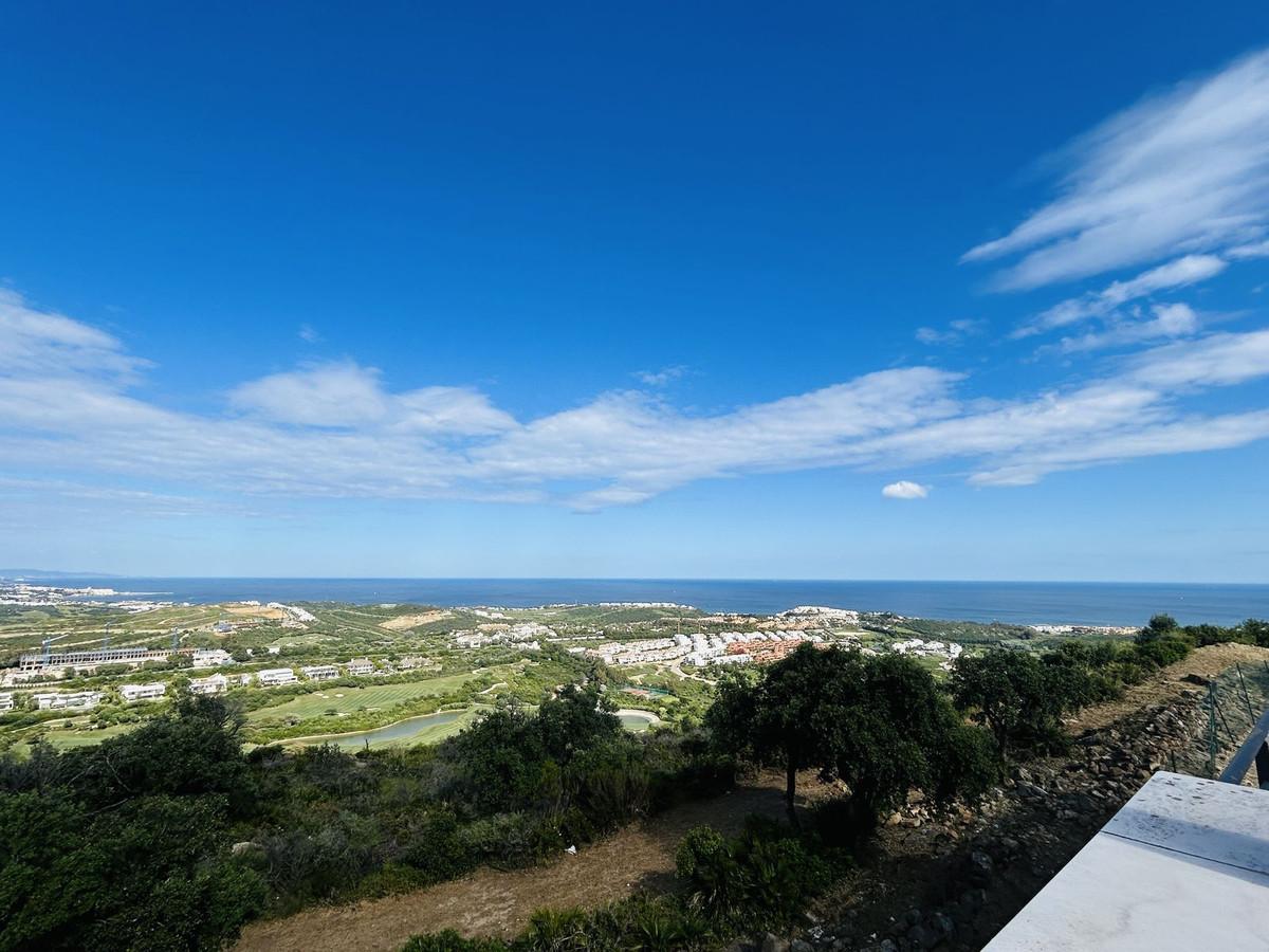 Apartment Penthouse in Estepona