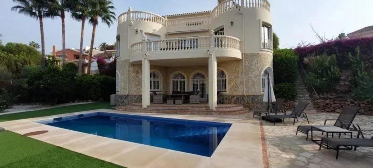 Villa Detached in Riviera del Sol