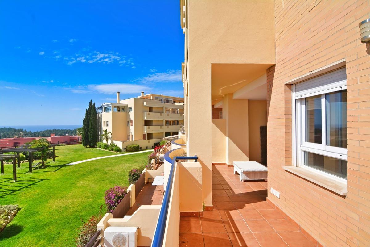 Apartment Middle Floor in Cerros del Aguila
