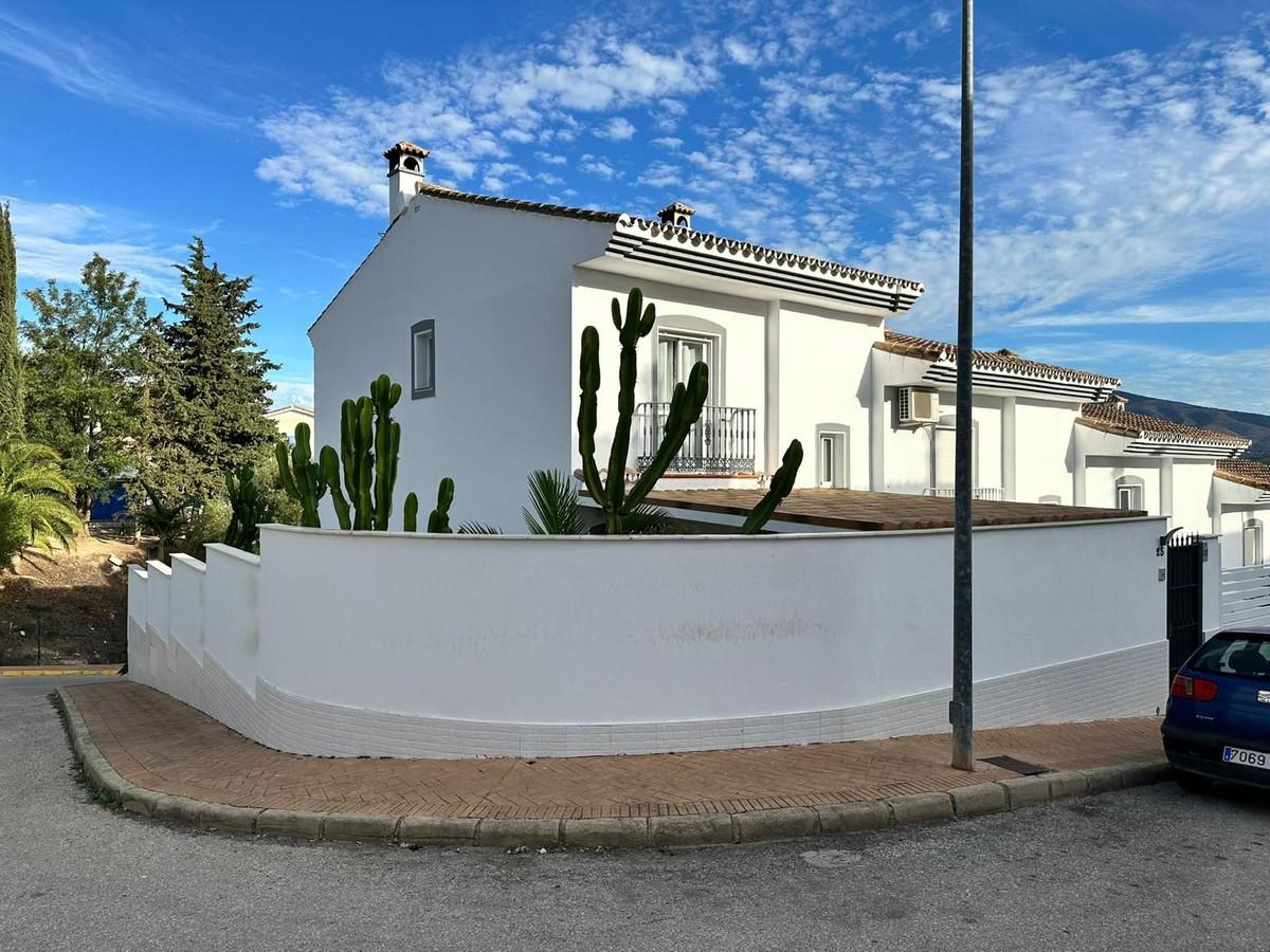 Townhouse Semi Detached in Coín