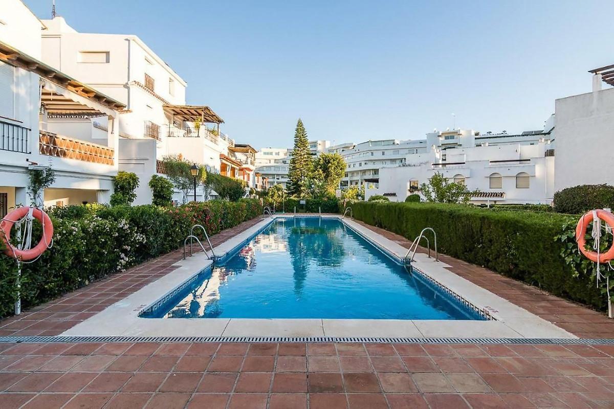 Apartment Middle Floor in San Pedro de Alcántara