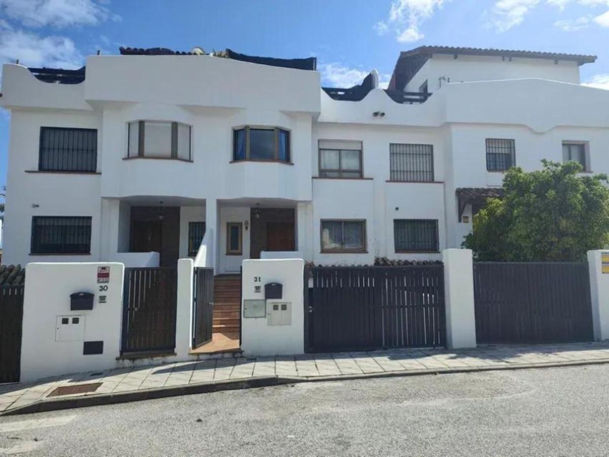 Townhouse Terraced in The Golden Mile
