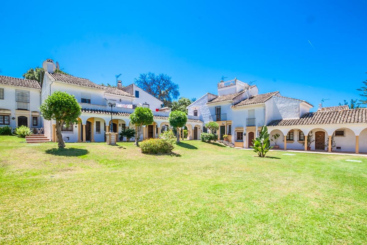Townhouse Terraced in Elviria
