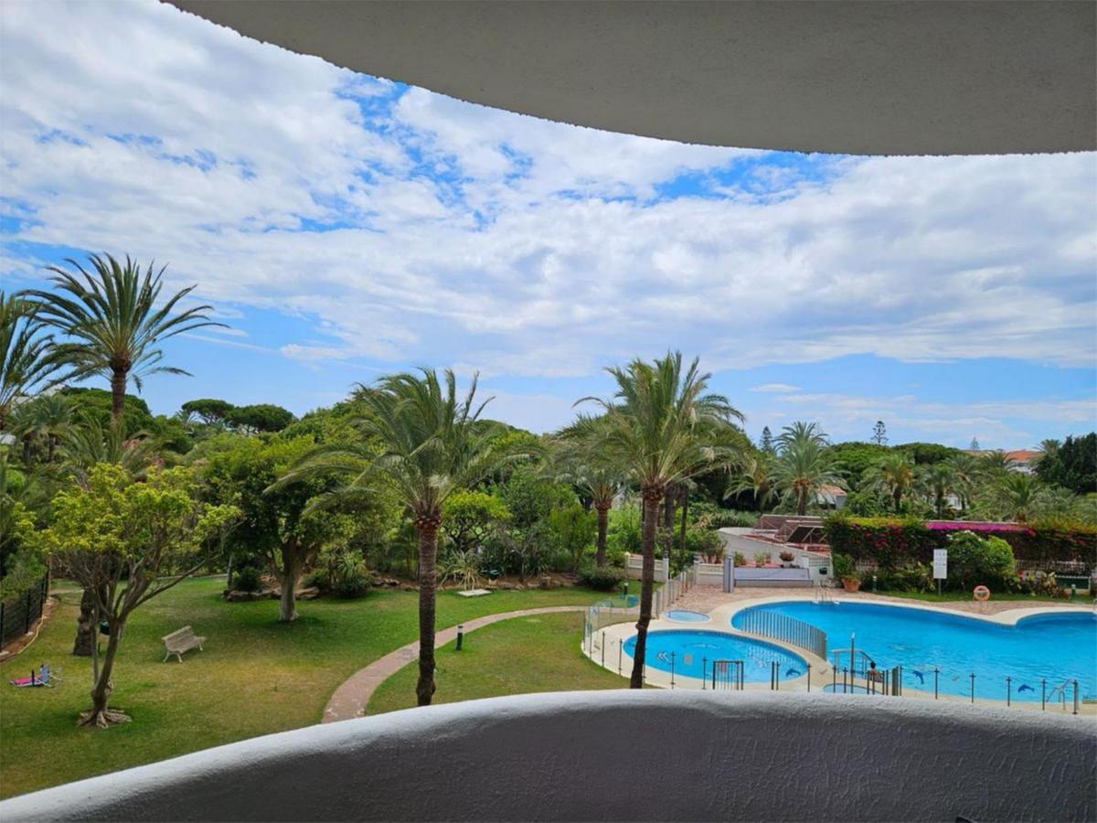 Studio Middle Floor in Marbesa