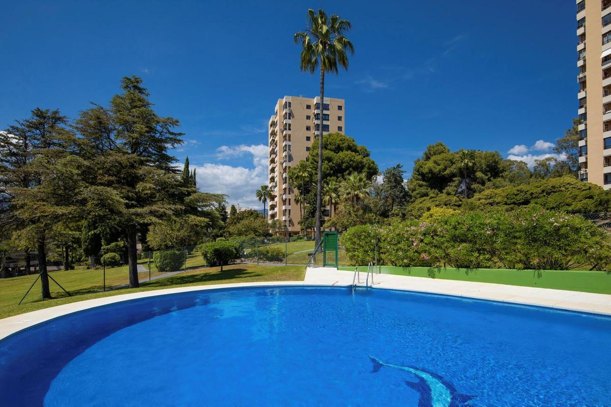 Studio Middle Floor in Nueva Andalucía