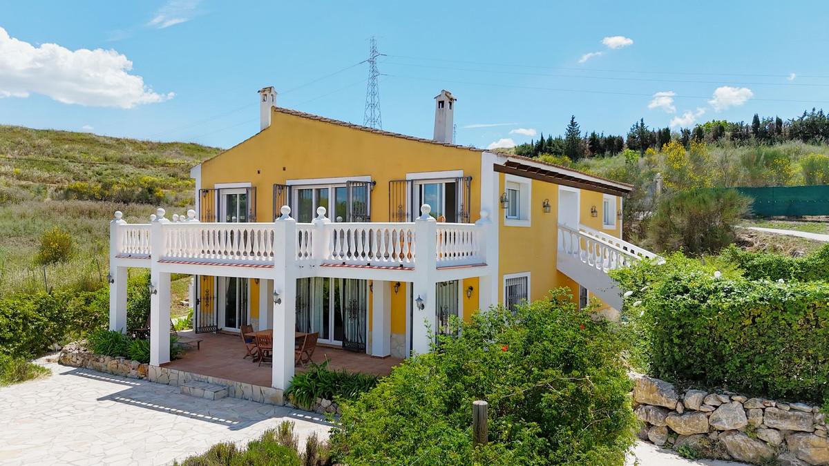 Villa Detached in Coín