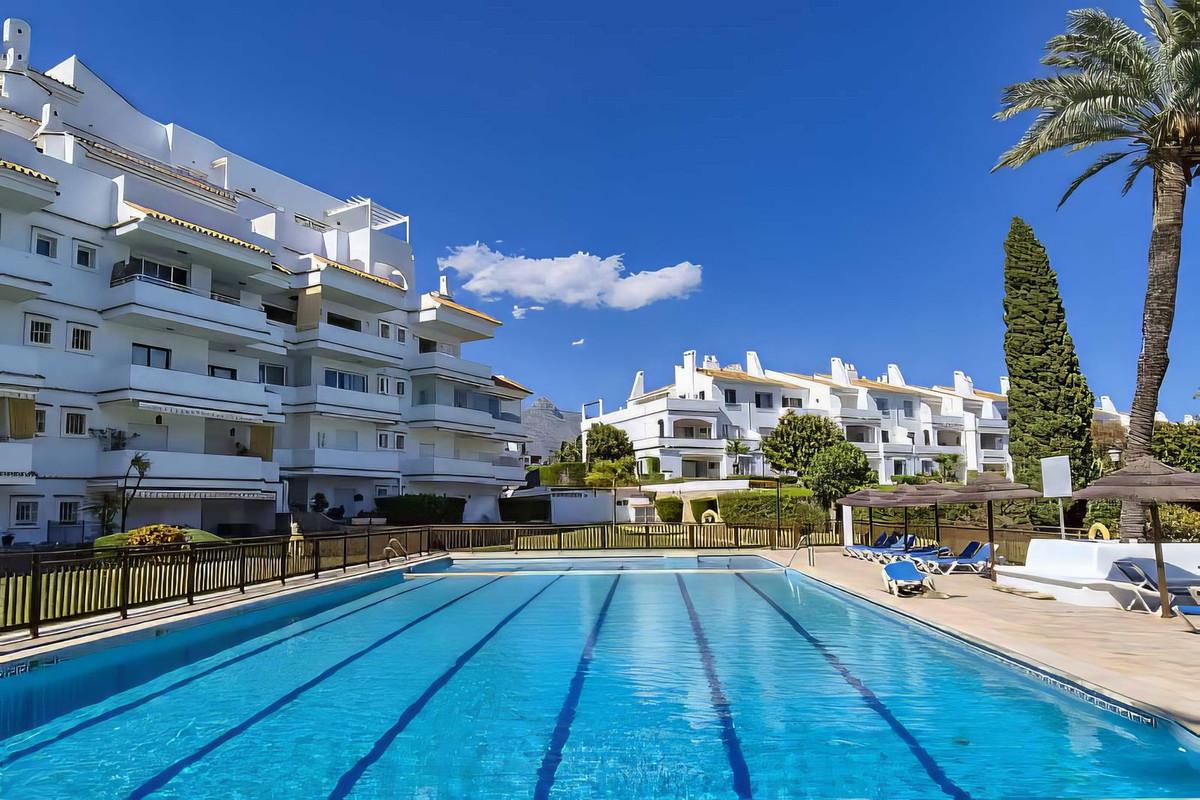 Apartment Middle Floor in Nueva Andalucía