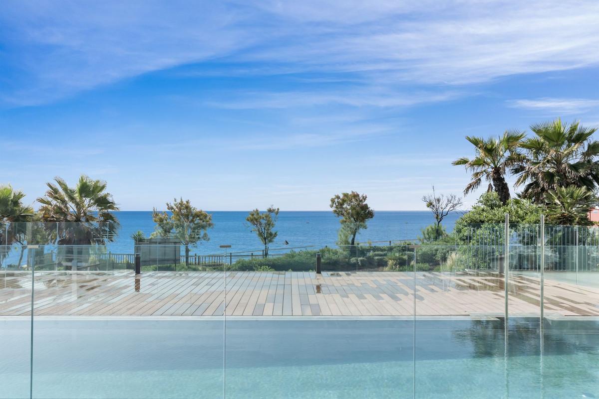 Apartment Middle Floor in Estepona