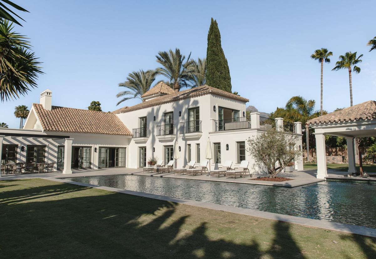 Villa Detached in Nueva Andalucía