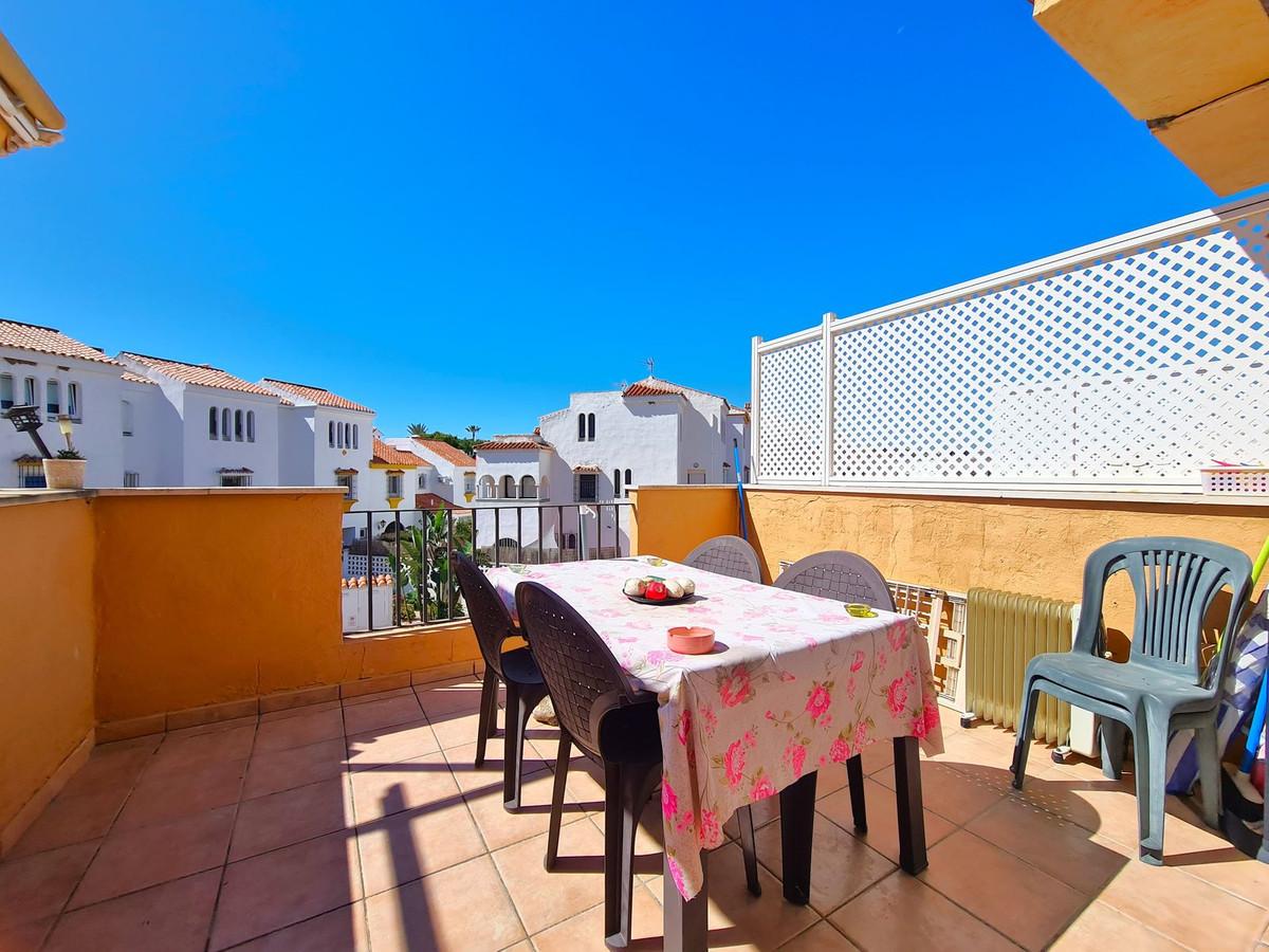 Apartment Middle Floor in Casares Playa