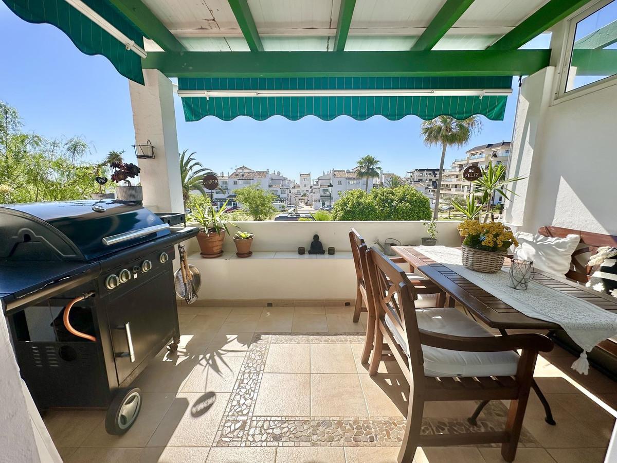Apartment Middle Floor in La Duquesa
