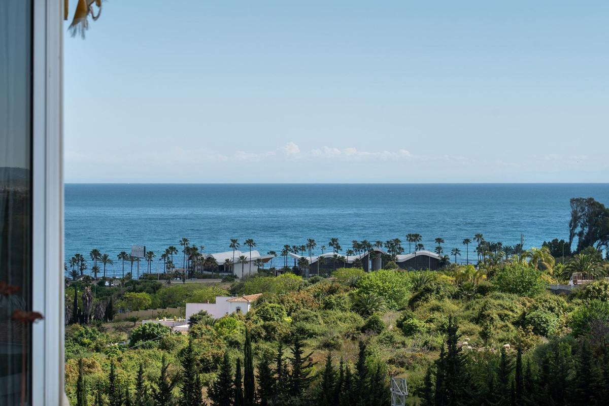 Apartment Middle Floor in Estepona