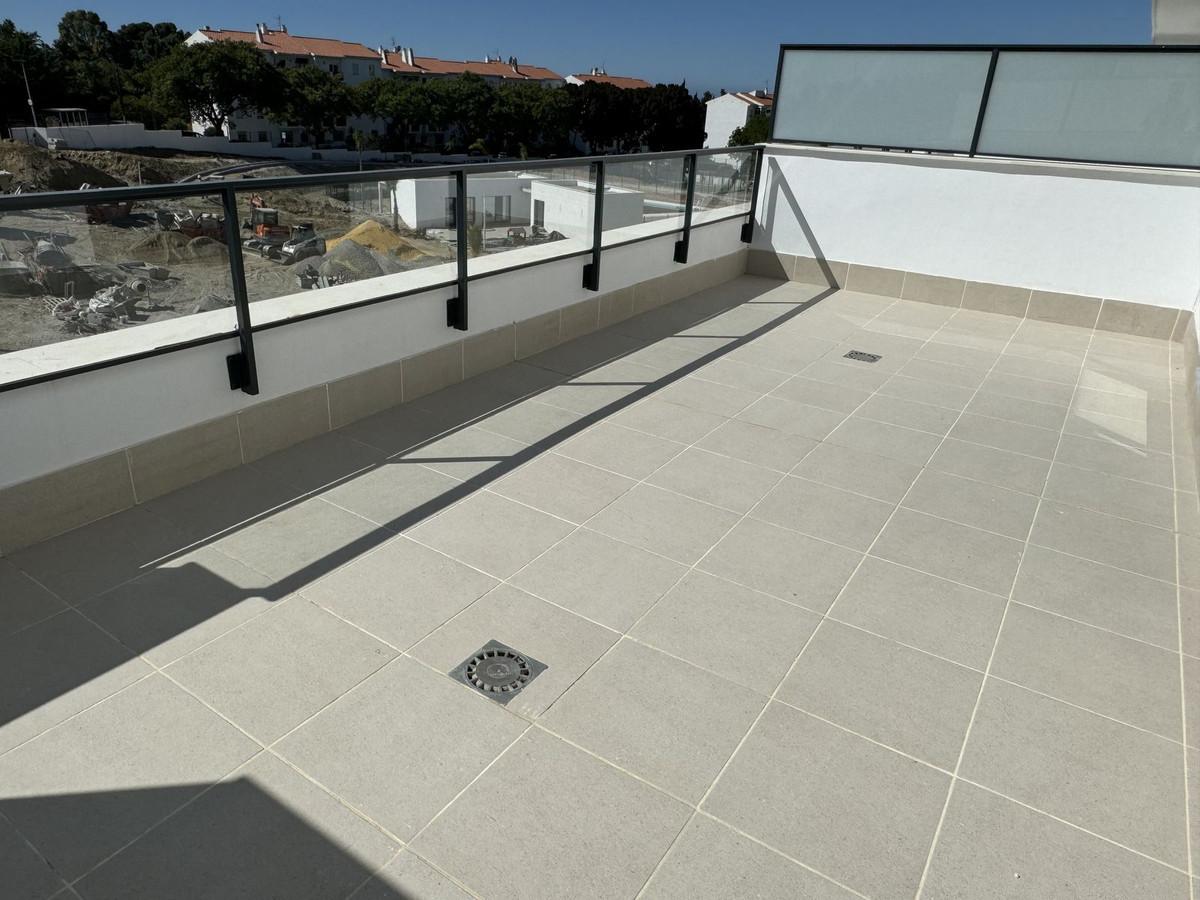 Apartment Middle Floor in Estepona