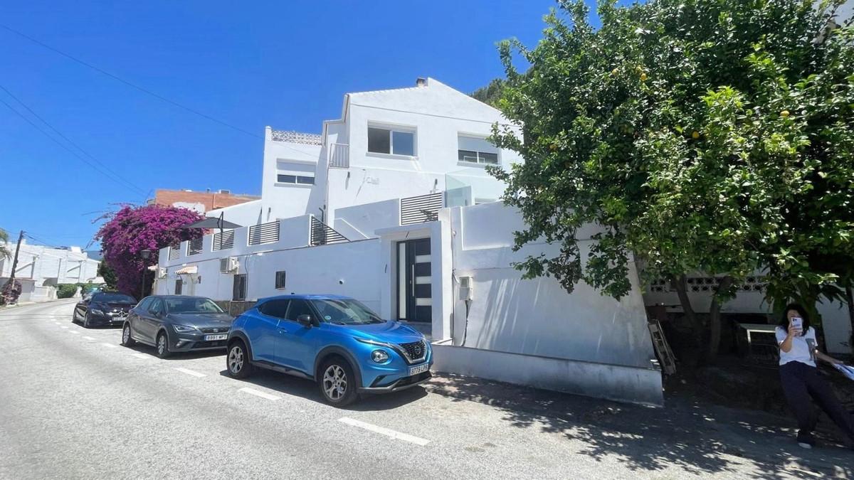 Villa Detached in Nueva Andalucía