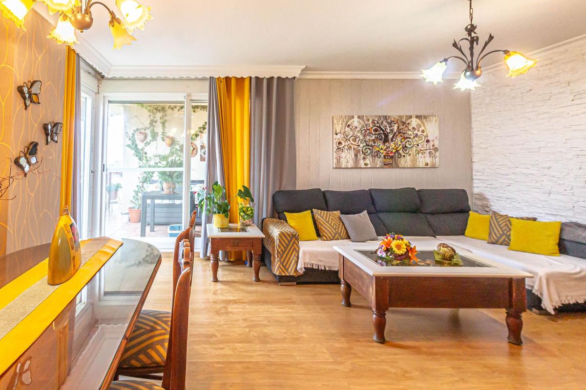 Apartment Middle Floor in La Línea