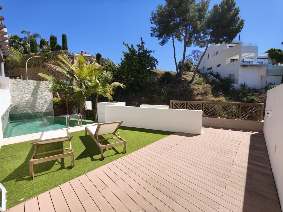 Villa Semi Detached in Marbella