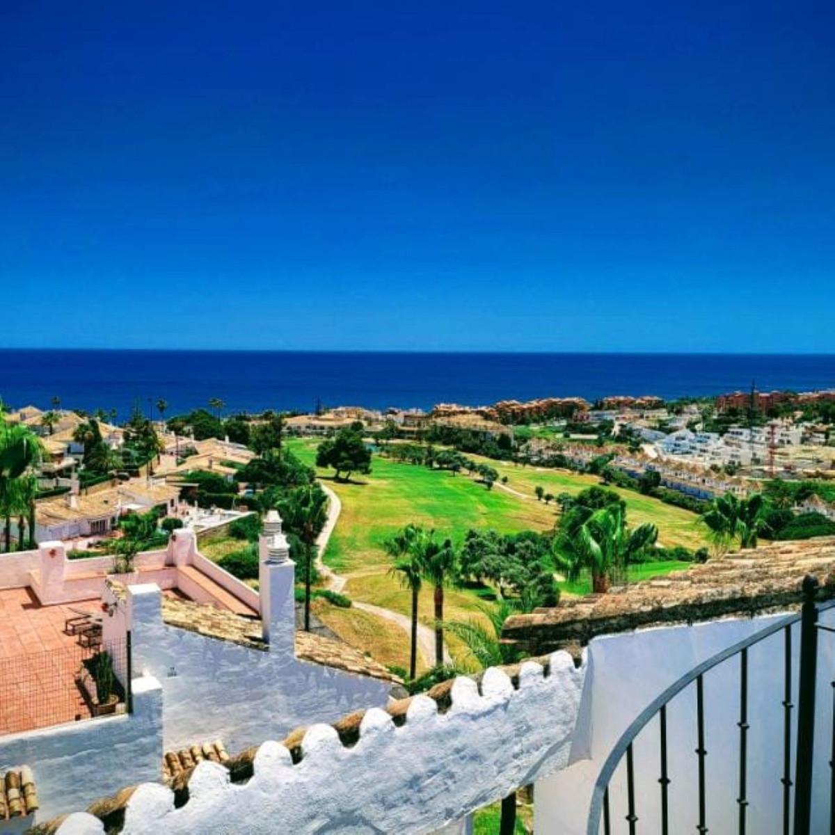 Apartment Penthouse in La Duquesa