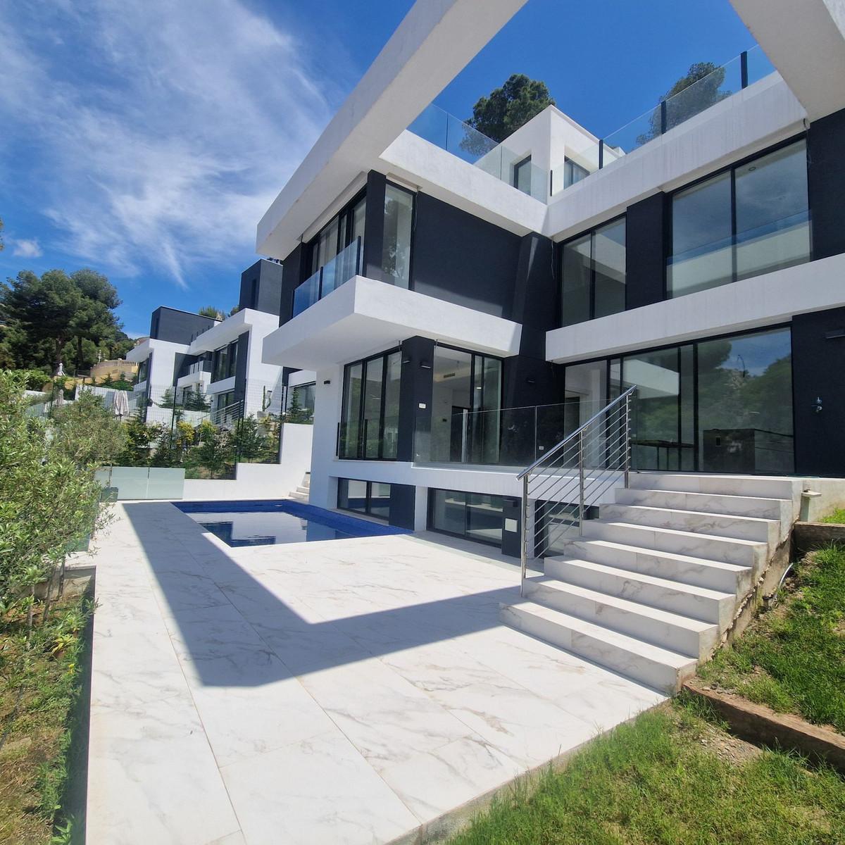 Villa Semi Detached in Málaga