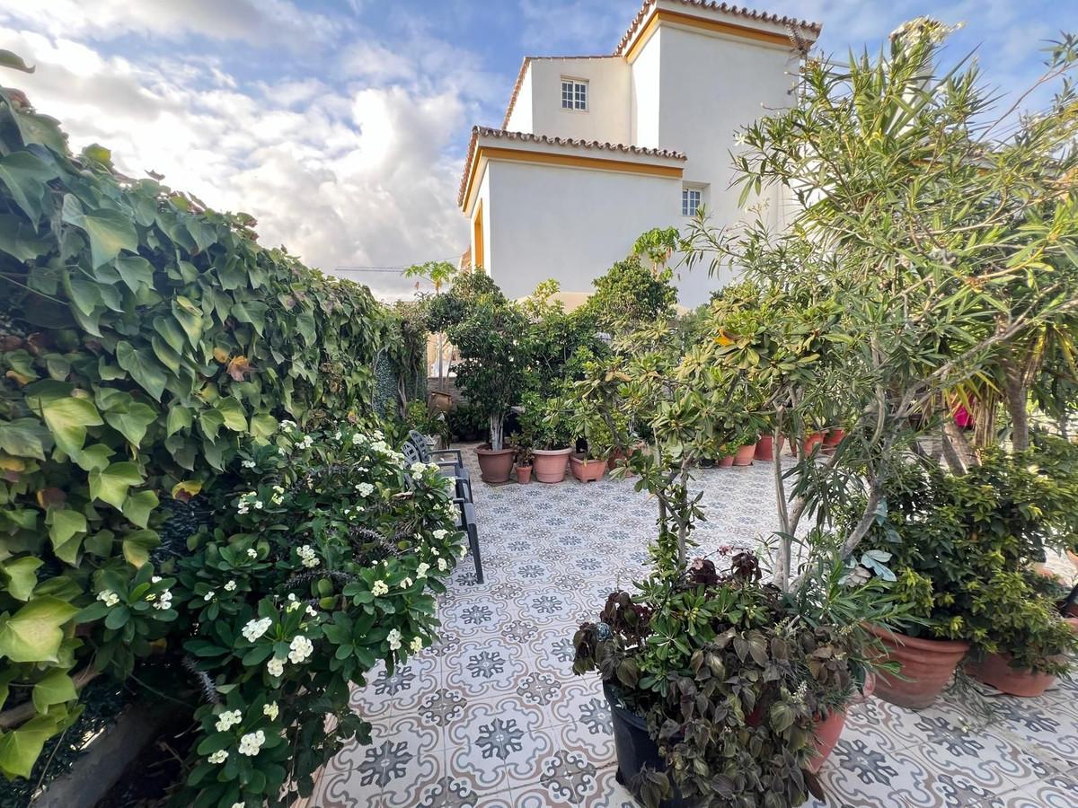 Villa Semi Detached in Estepona