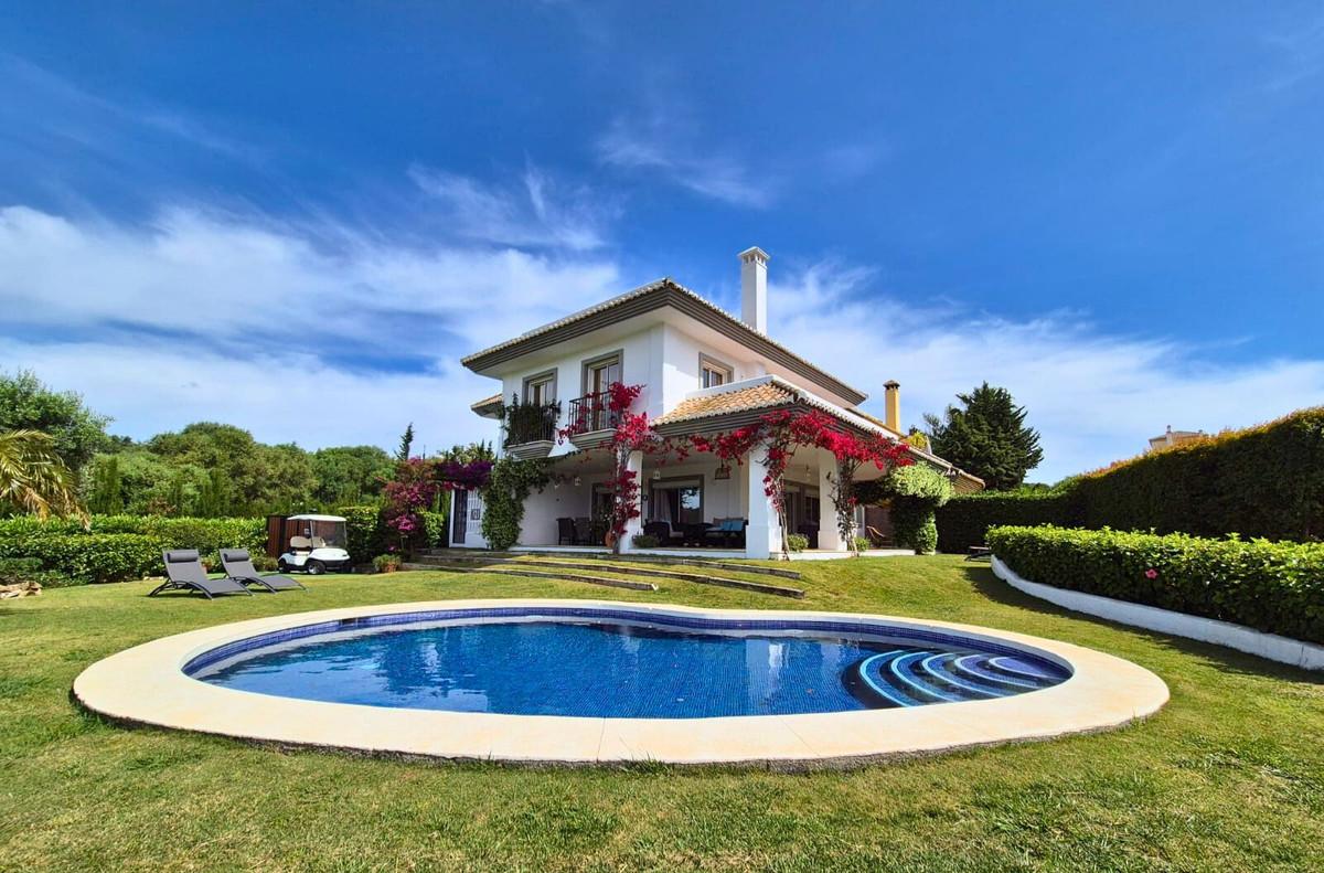 Villa Semi Detached in San Roque Club
