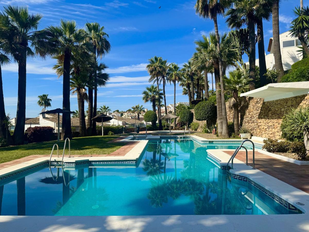 Villa Semi Detached in La Duquesa