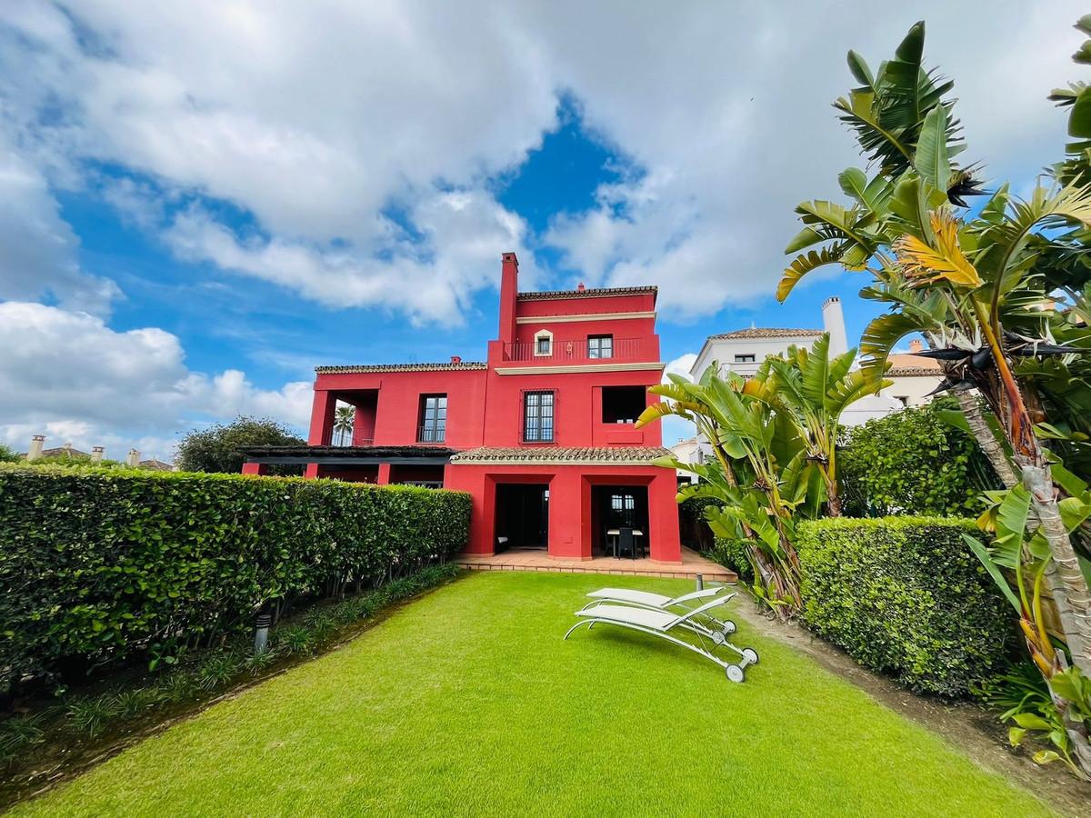 Villa Semi Detached in Sotogrande