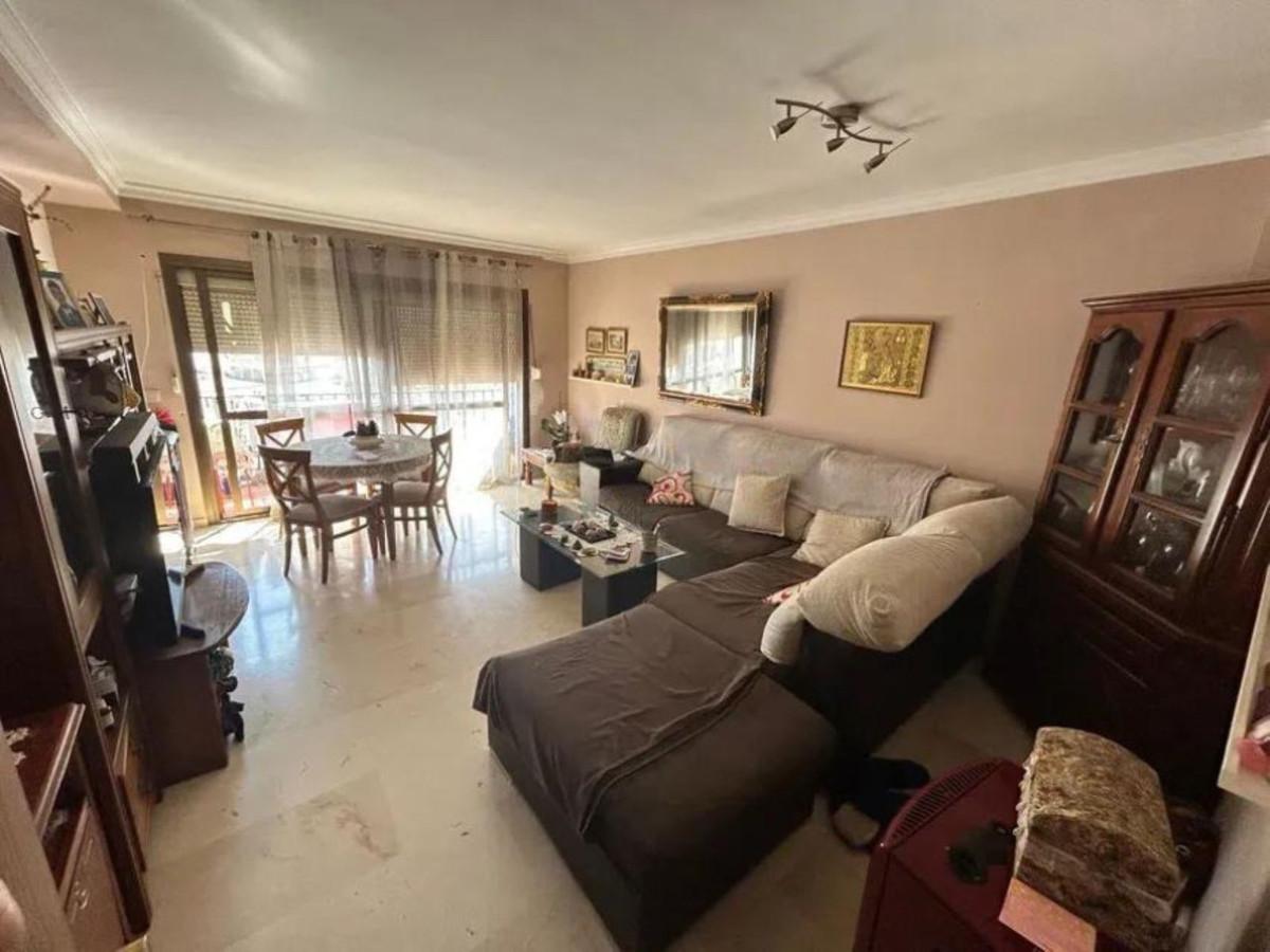 Apartment Penthouse in Estepona