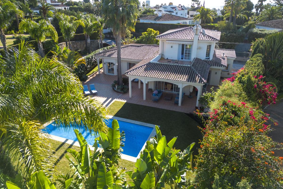 Villa Detached in Elviria