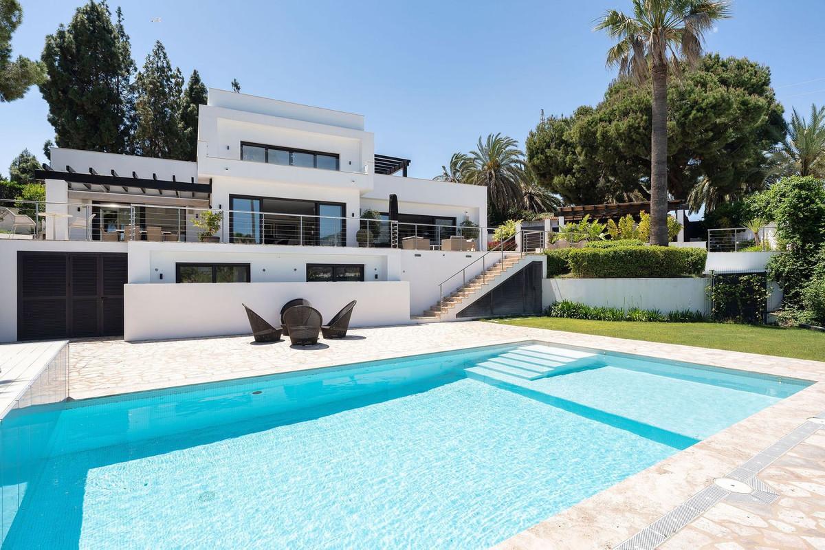 Villa Detached in Nueva Andalucía