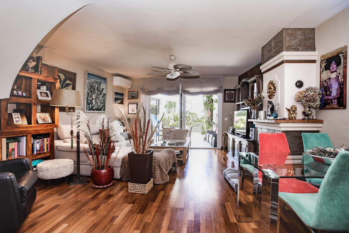 Villa Semi Detached in The Golden Mile