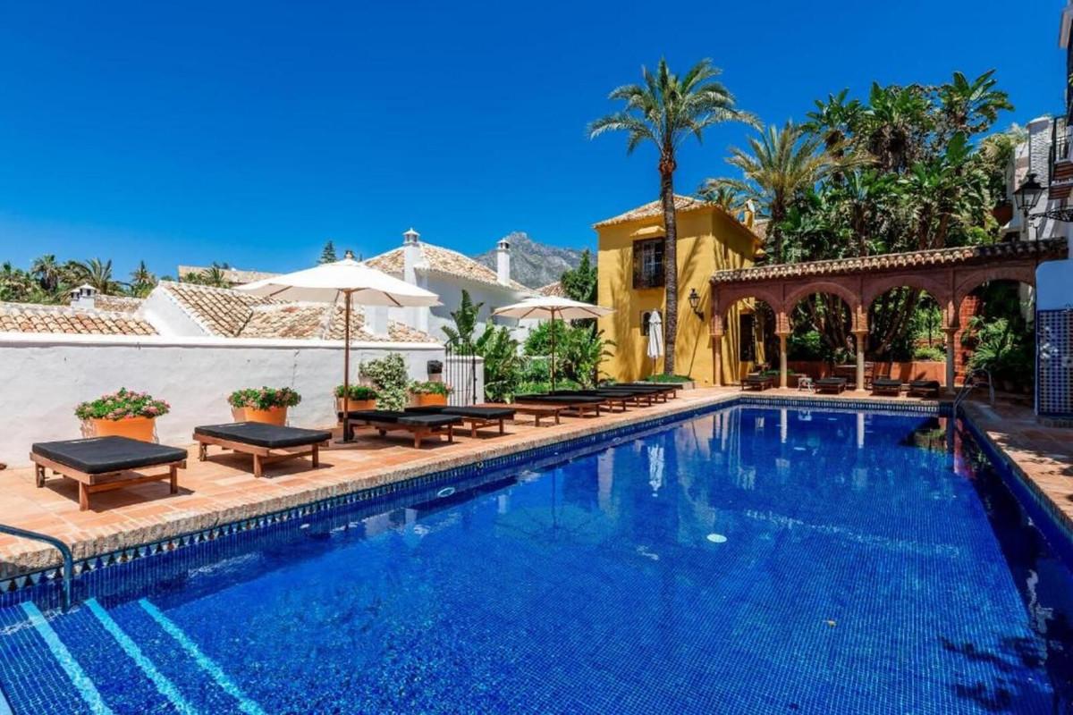 Villa Semi Detached in Marbella