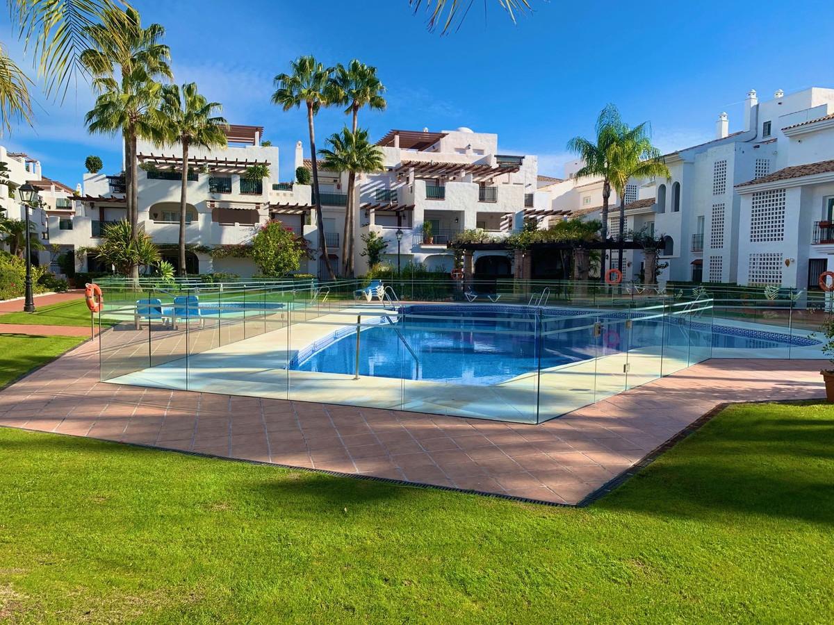 Apartment Middle Floor in San Pedro de Alcántara