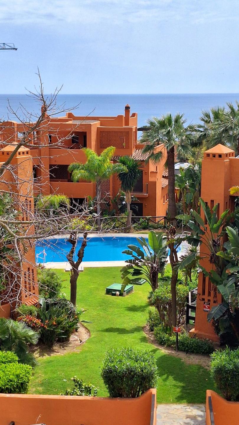 Apartment Middle Floor in Estepona