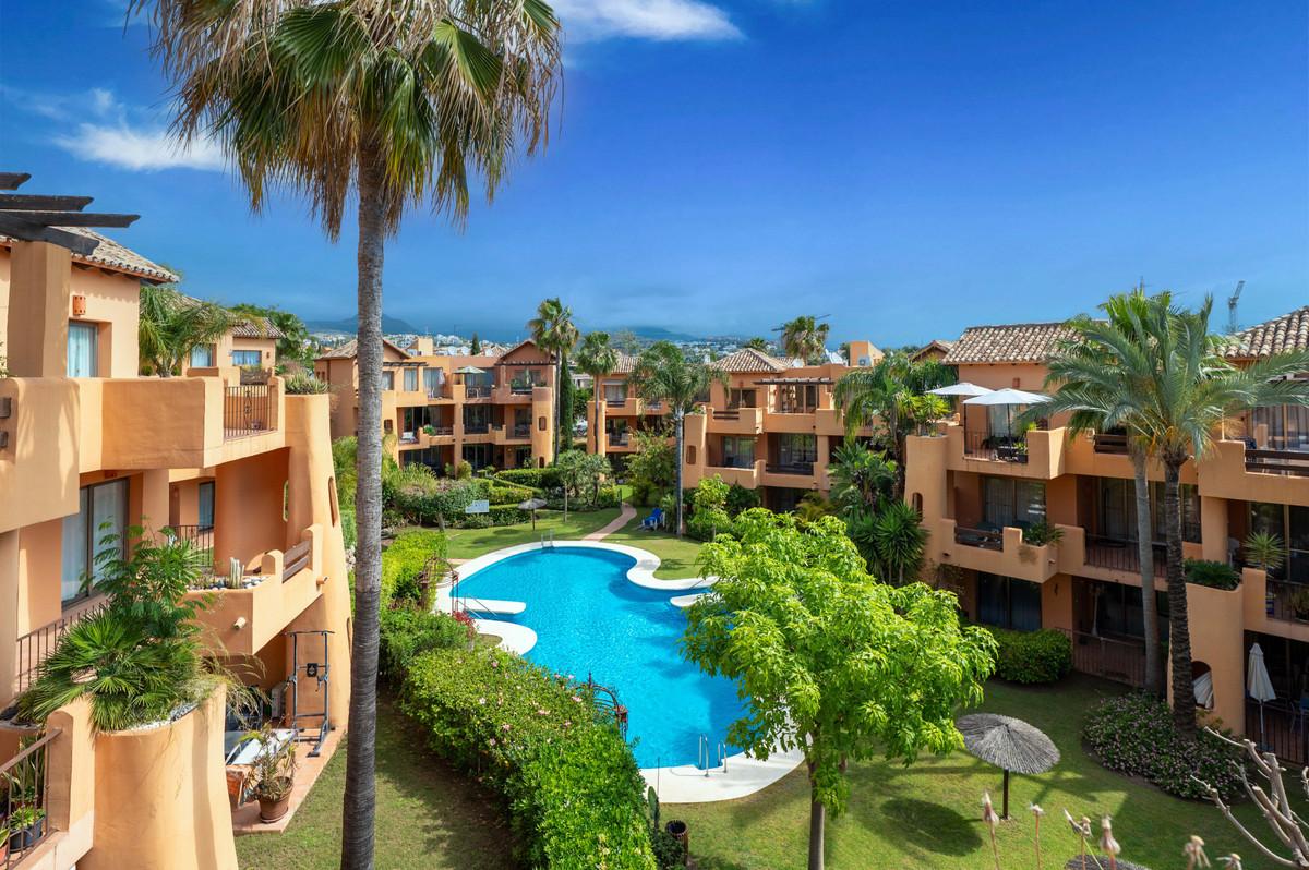 Apartment Middle Floor in Estepona