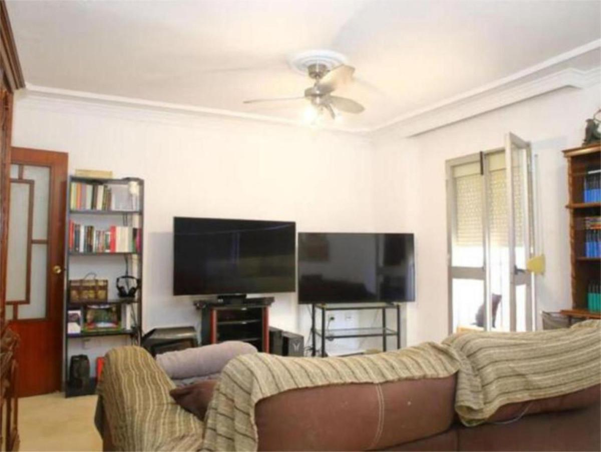 Apartment Penthouse in Estepona