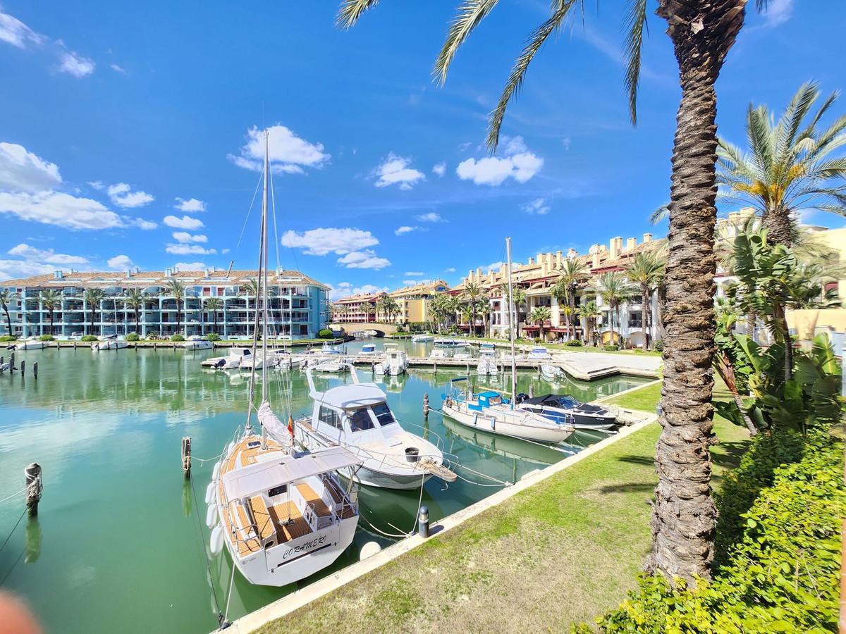 Apartment Middle Floor in Sotogrande Puerto