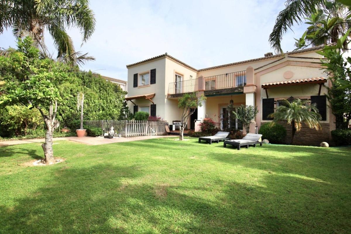 Villa Detached in Guadalmina Alta