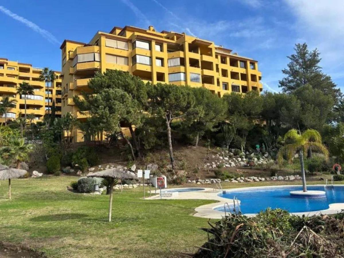 Apartment Middle Floor in Estepona
