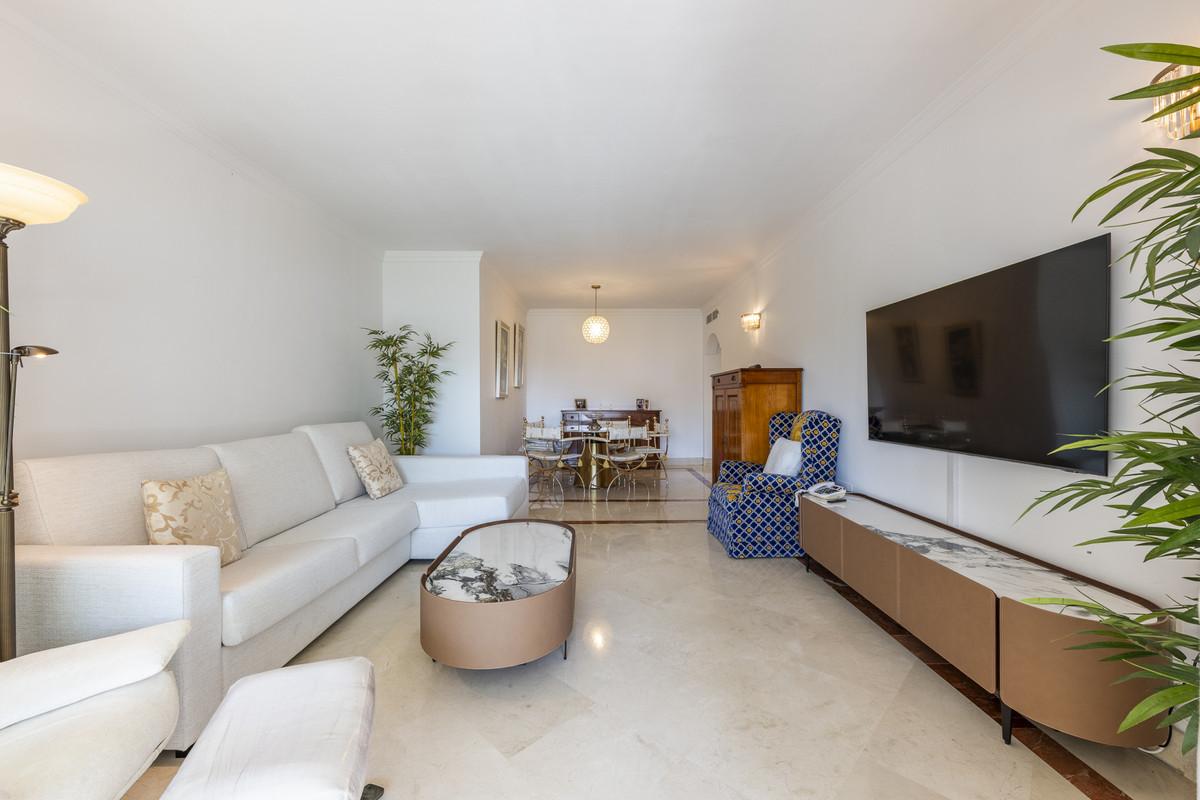 Apartment Middle Floor in The Golden Mile