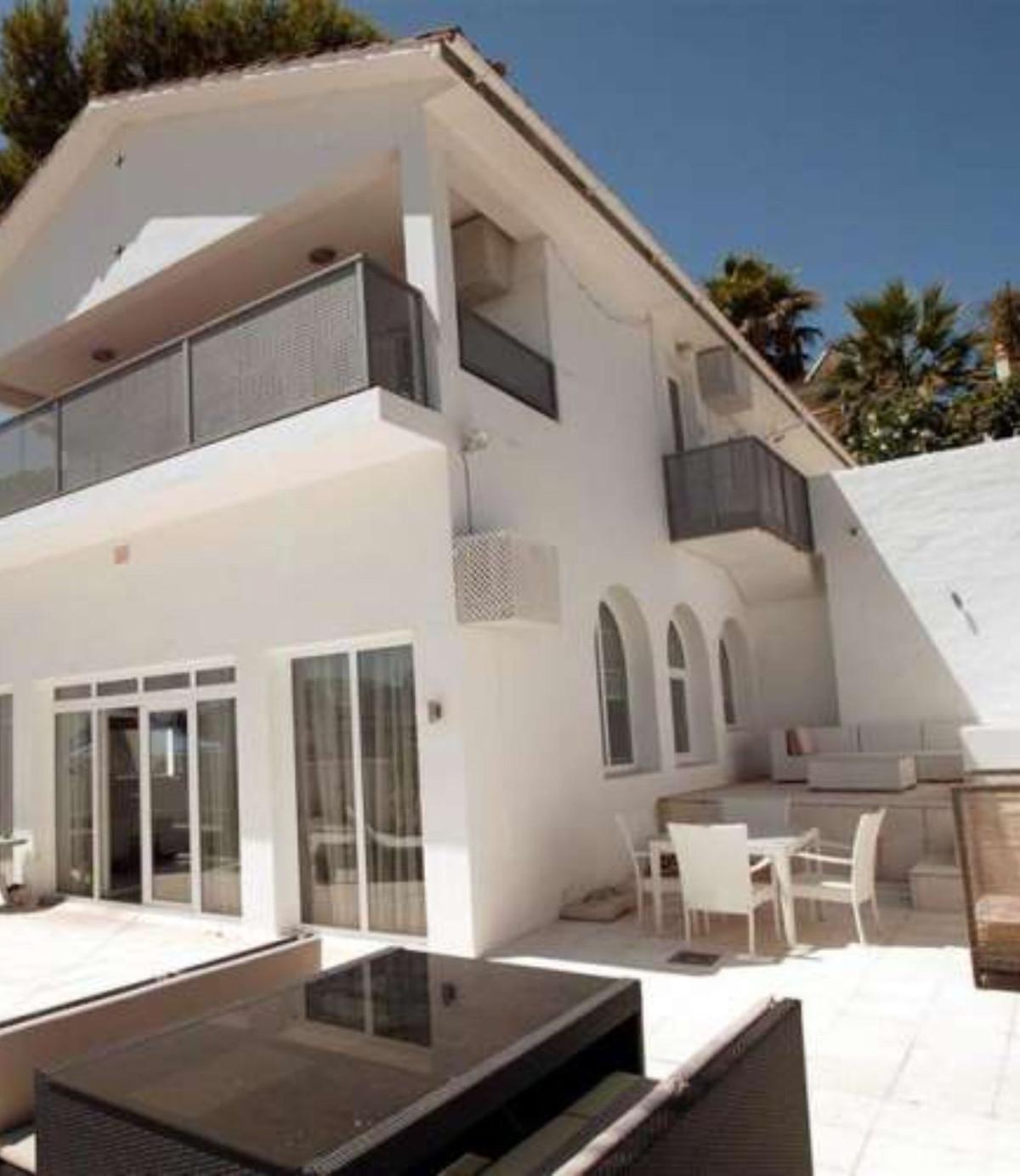 Villa Detached in Nueva Andalucía