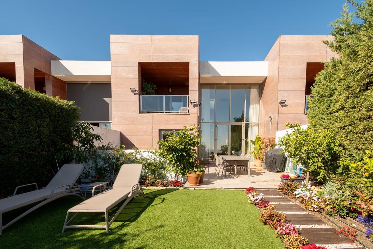 Villa Semi Detached in Benahavís