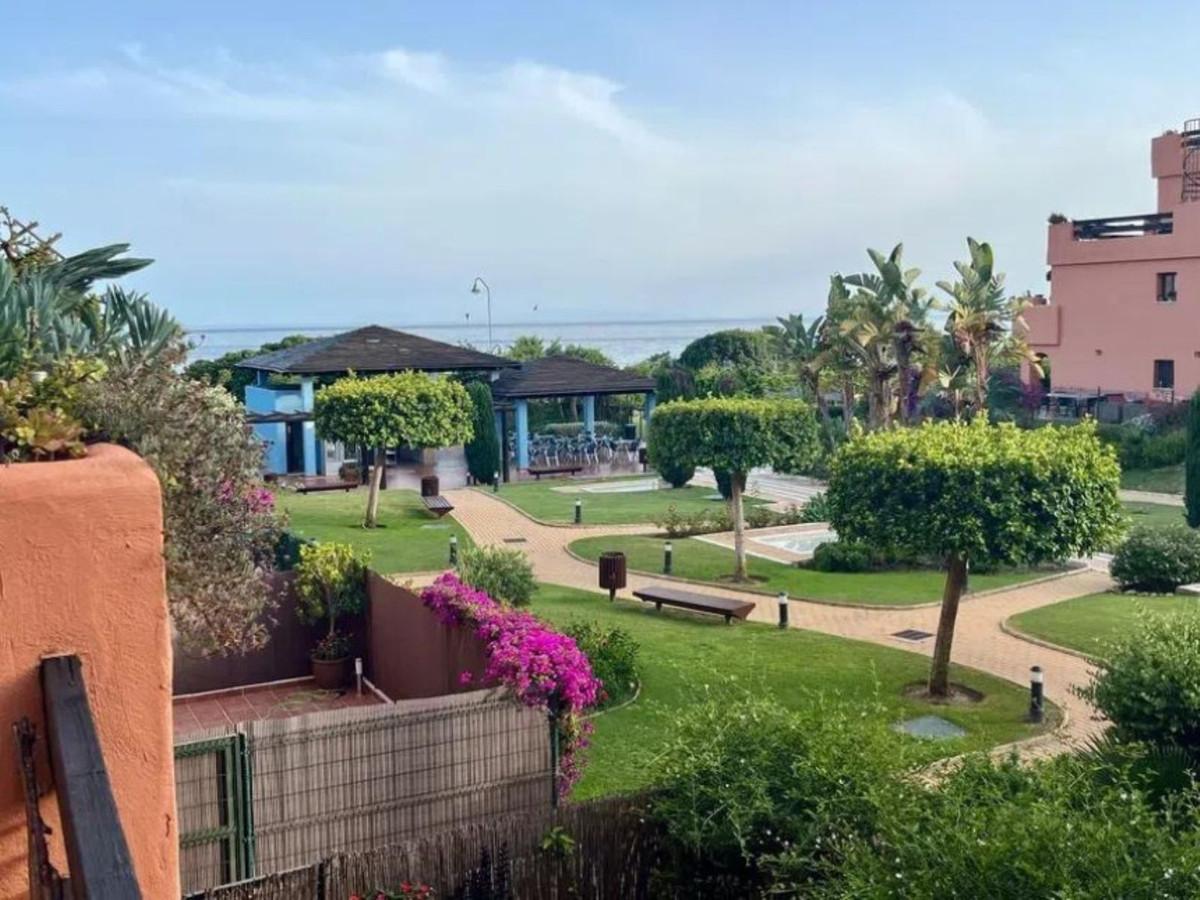 Apartment Middle Floor in Estepona
