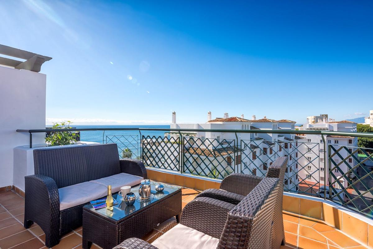 Apartment Penthouse in Calahonda