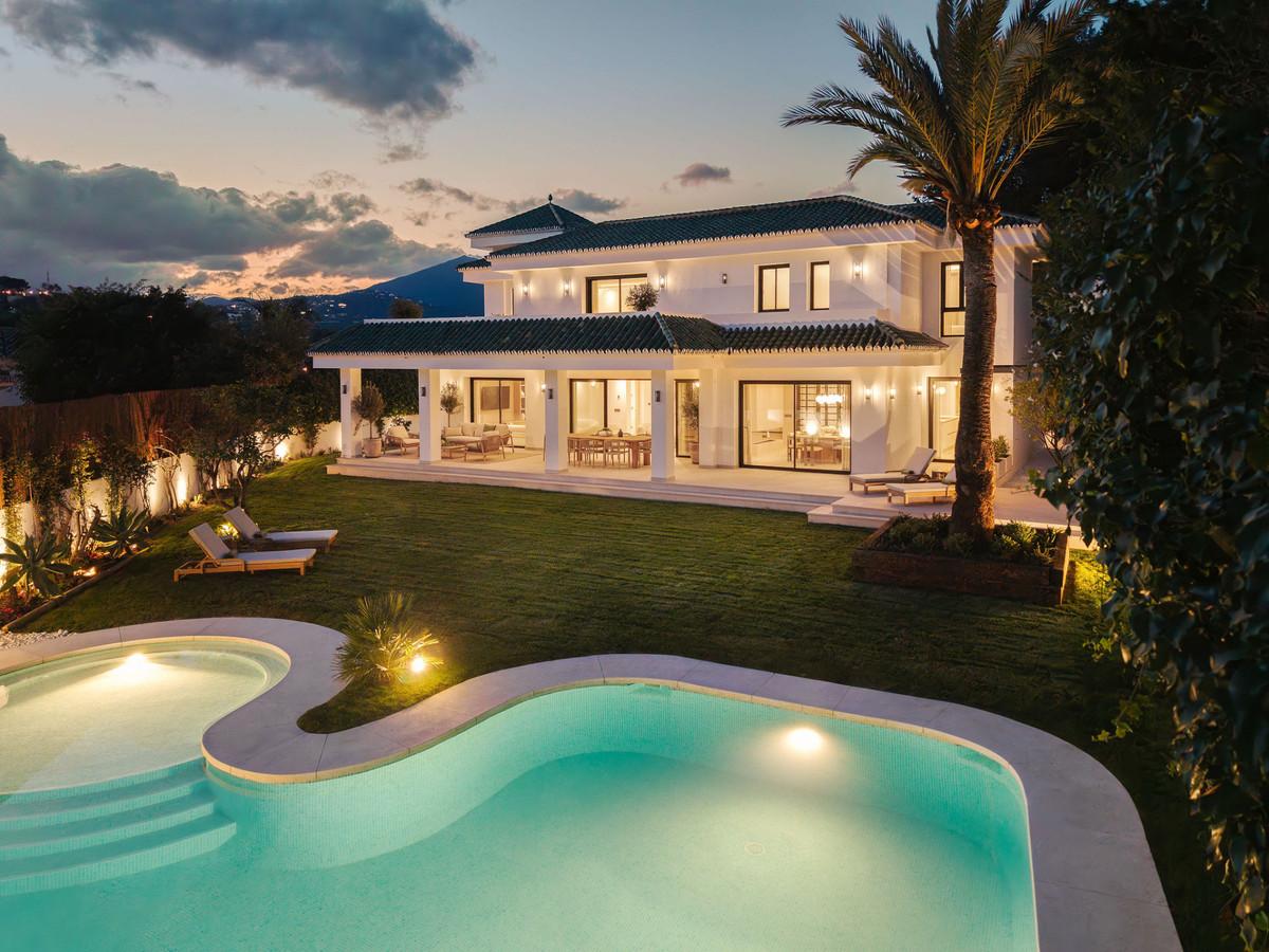 Villa Detached in Nueva Andalucía
