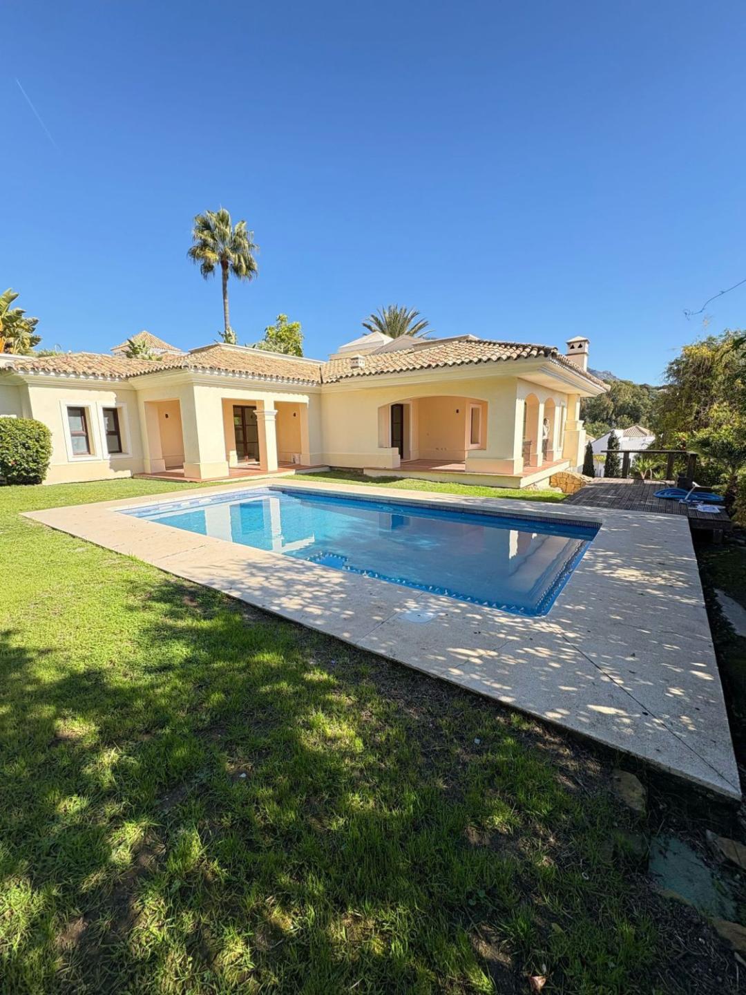 Villa Detached in Nueva Andalucía
