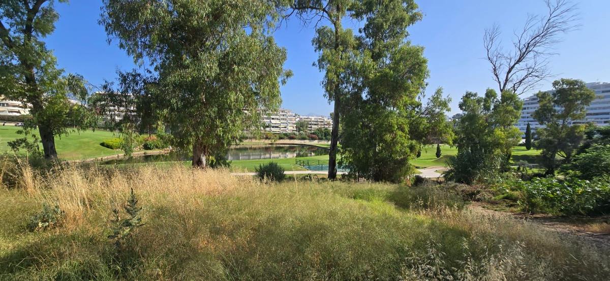 Plot Residential in Guadalmina Alta