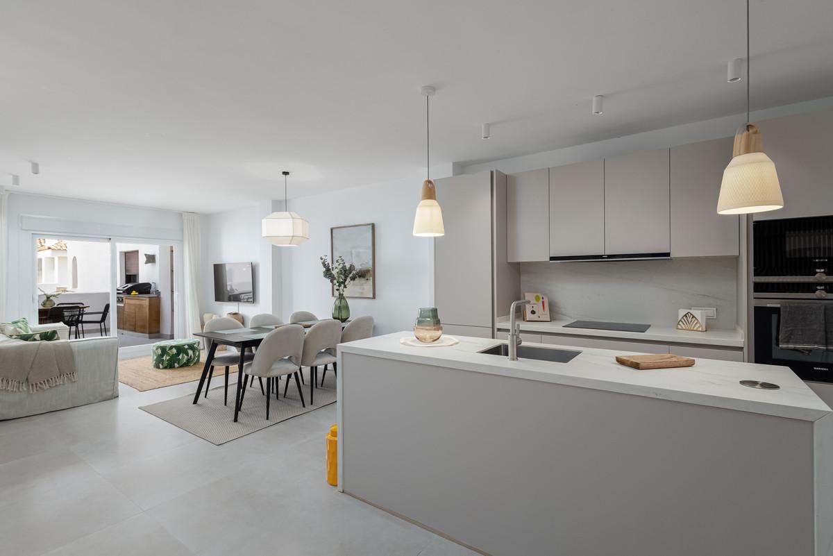 Apartment Middle Floor in Nueva Andalucía