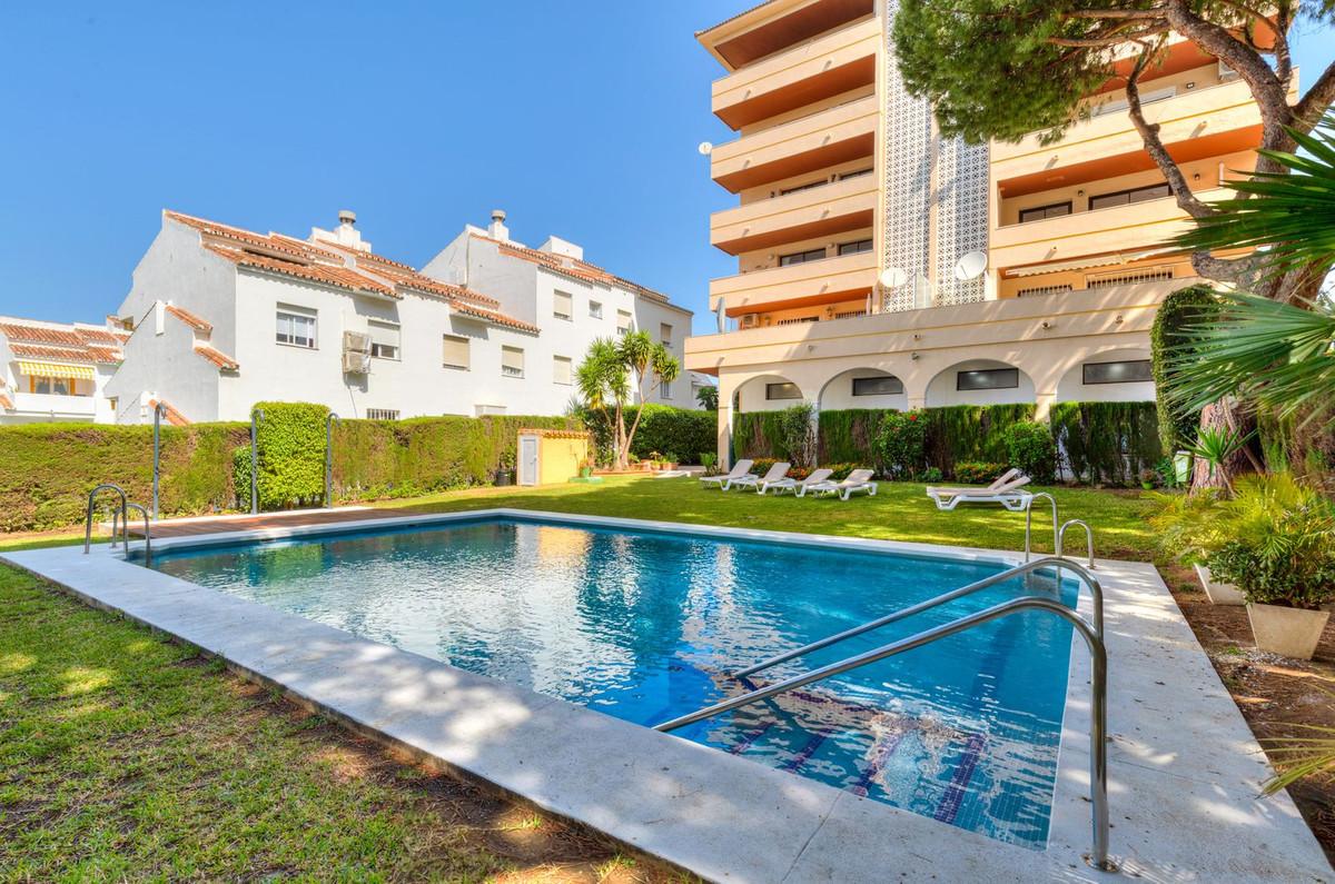 Apartment Middle Floor in Nueva Andalucía