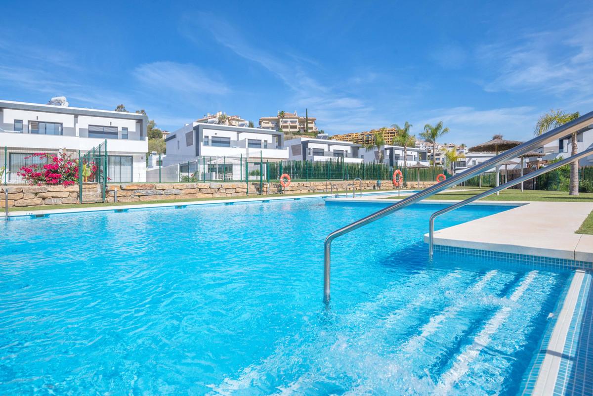 Villa Semi Detached in Selwo
