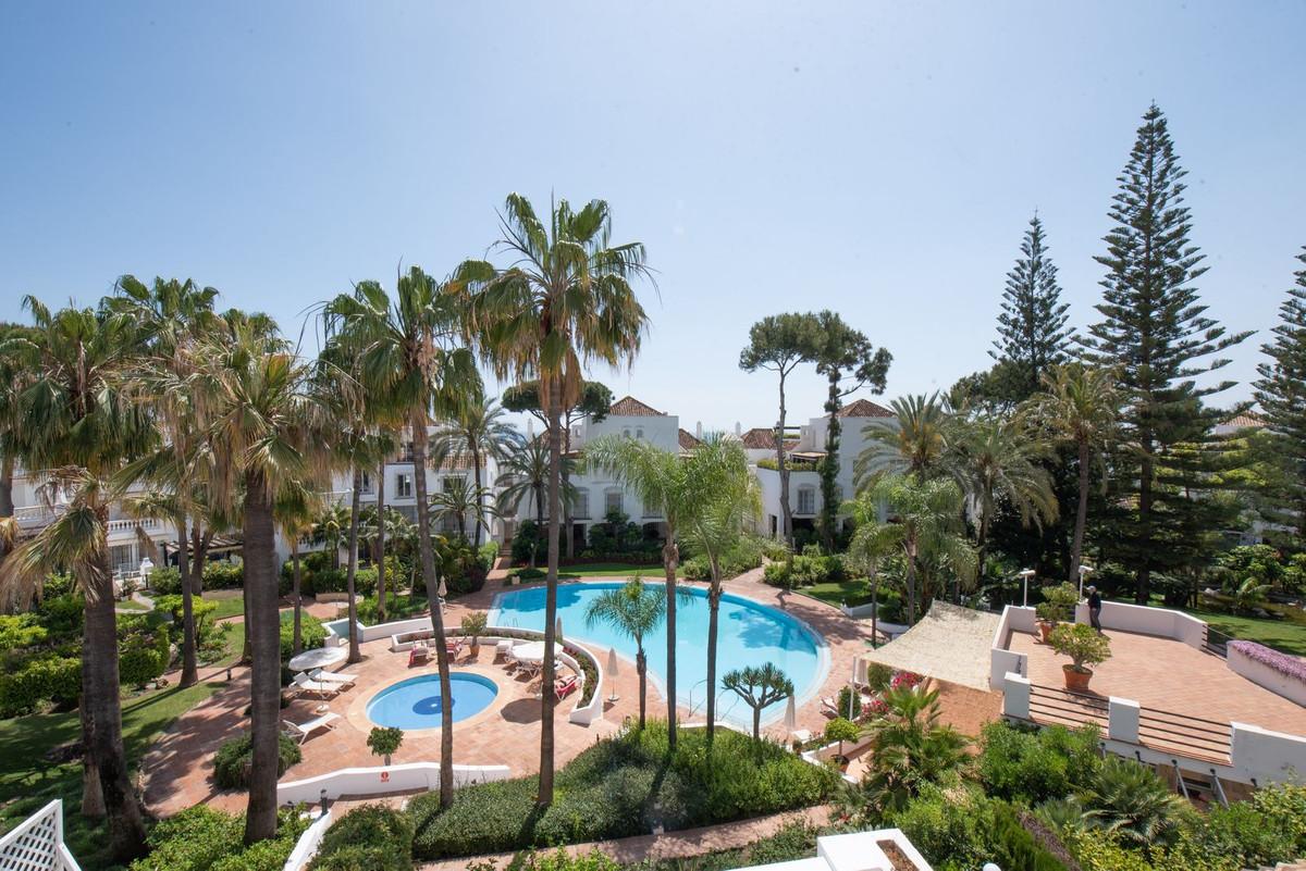 Apartment Middle Floor in Elviria